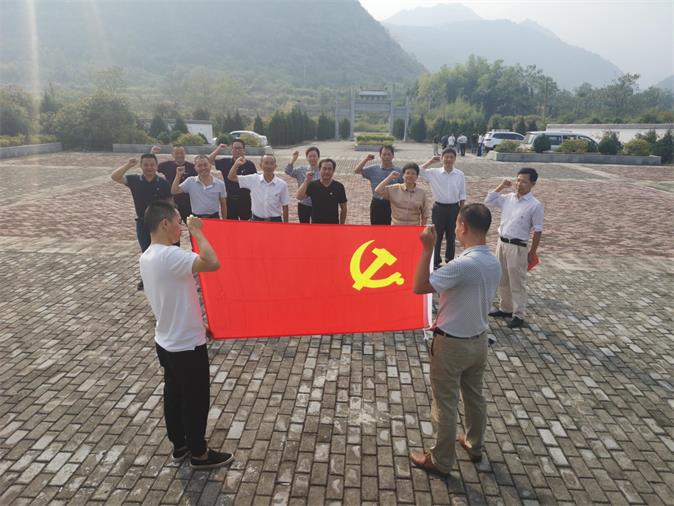 县人大常委会机关开展红色革命传统教育活动