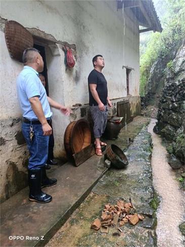 仁里镇人大积极参与防汛救灾工作