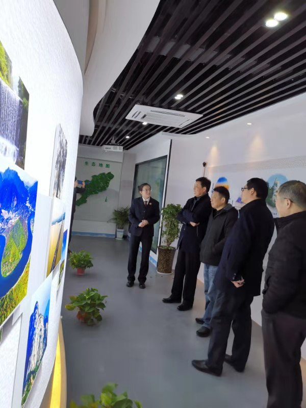储安林等领导参观池州市生态检察展示馆