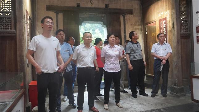 县人大常委会机关结合党史学习教育开展红色主题教育活动