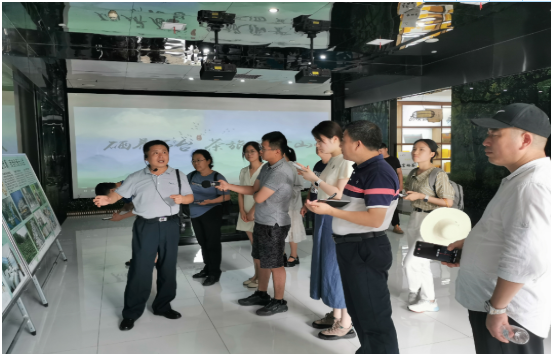 感受全过程人民民主的基层实践---  “市县人大行”走进石台