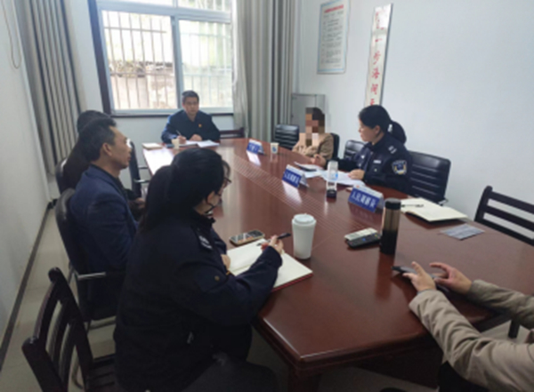 【“枫桥式”人民法庭创建进行时】 疯牛伤人起纠纷 联合化解促和谐
